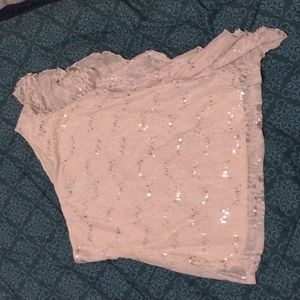 Lace and sequence one arm shirt